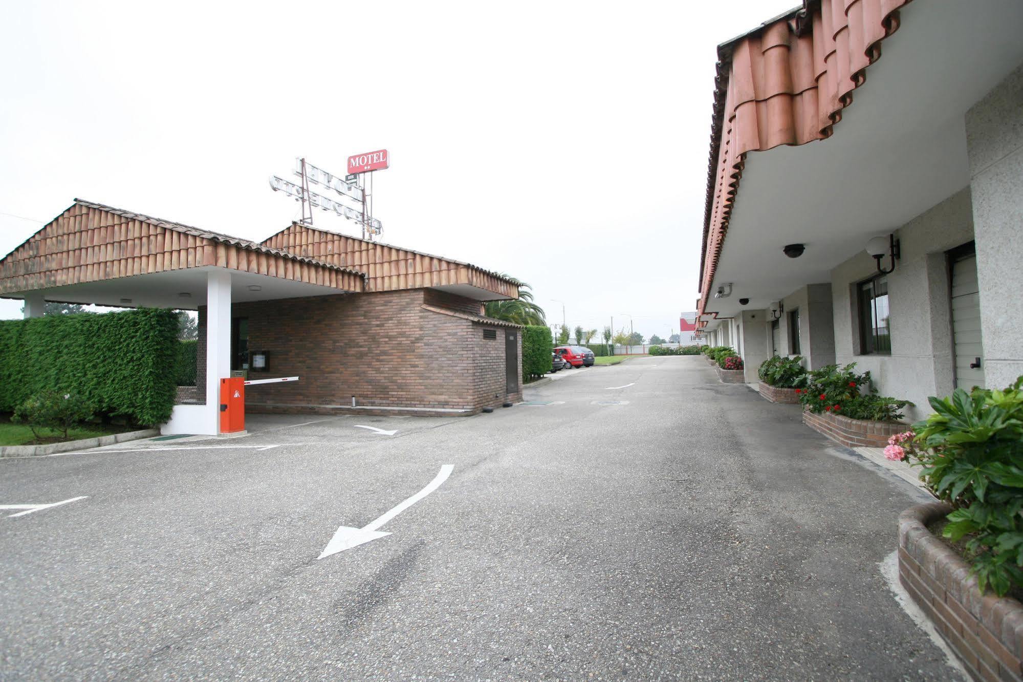 Motel Aeropuerto Vigo Exterior photo